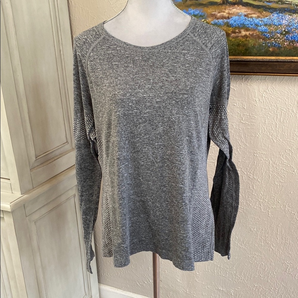 Figs Long Sleeve Tee in Heather Gray